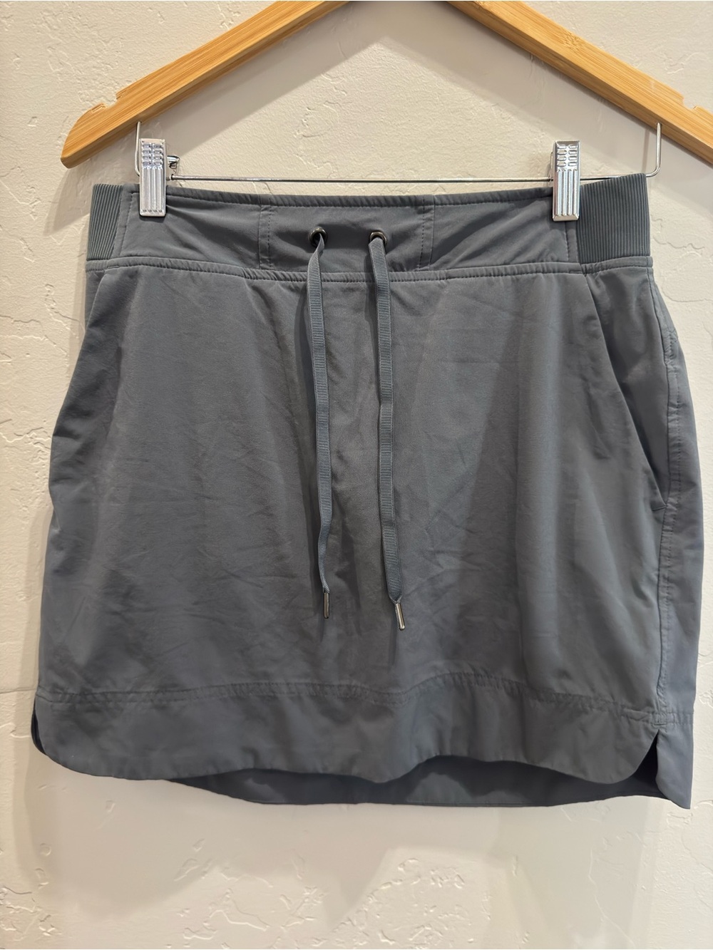 Athleta Gray Athletic Skort Skirt Built In Shorts Drawstring Size 6